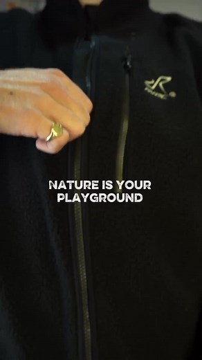 Oslavte sebe nebo oceňte své milované v tento den nezadaných! Užijte si 25% slevu na každou (jednotlivou) položku*!朗 Sleva bude uplatněna na pokladně u objednávek nad 1399KČ.*Nevztahuje se na řadu Ultra Series, outlet, novinky, dárkové karty a nedá se kombinovat s jinými nabídkami. | RevolutionRace | Facebook