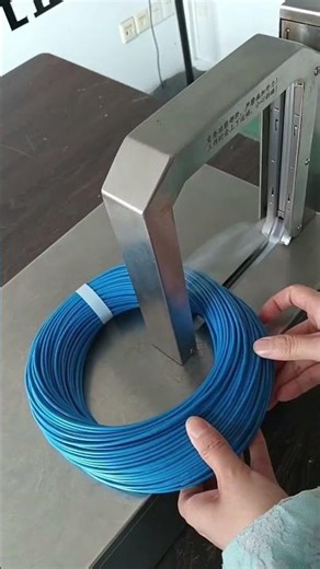 Tool for tying cables quickly and neatly #shorts