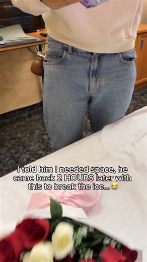 LumiDoor | A romantic gift every couple will love 🌸💝 #valentinesdaygift #giftforcouples #romanticgift #coupleslove #valentinesdayusa A unique... | Instagram