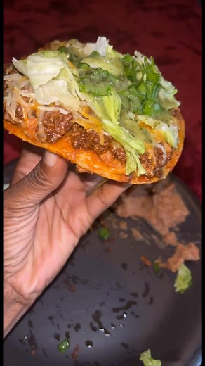 TACO’S THE MEEK WAY. EVERYTHING HOMEMADE AND FRESH, BESIDES THE CHIPS! BEANS WAS MADE OFF CAMERA. Meek’s Exquisite Catering Sheminka Reed #frommykitchen #foodie #tacos #crunchy #ChefMeekDaKitchenPlugg | Meek’s Exquisite Catering