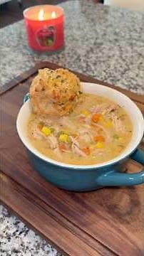 Chicken pot pie soup 🥧 🍲 what fall recipes do you want to see? 👀 #soup #fallrecipe