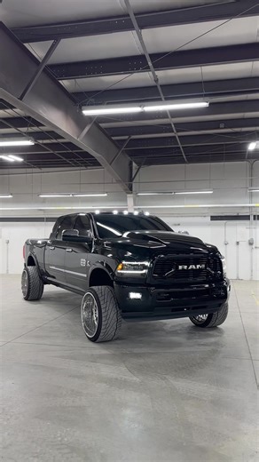 Exploring Country Culture with Cuzins and Cummins