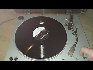 AKAI turntable AP 001