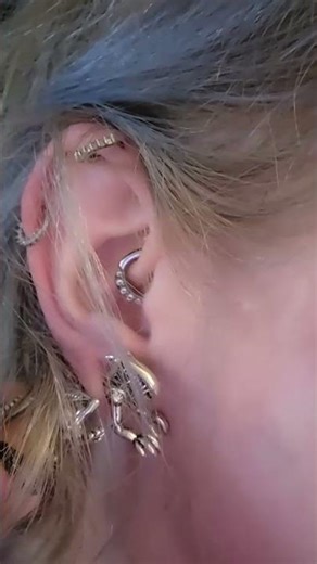 Do you like my Xenomorph? #Xenomorph #Alien #earrings #gothyoutuber #goth