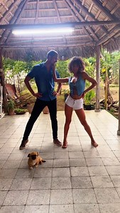 Bailando en Cuba 🇨🇺 con mi amigo de los años desde los tiempos del ISA. Hoy camarógrafo de la televisión, y profesor de la escuela de ballet en Camagüey. Gracias mi amigo @yulierespert por estos momentos tan lindos y por acompañarme a mi primer baile después de mi operación. #bailando #addymendoza #bailandoencuba | Addy Mendoza Maestra de Bailes Cubanos