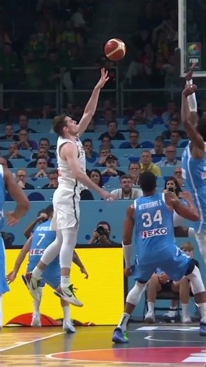 Everybody needs a rim protector like Kostas Antetokounmpo 😳🚫 #EuroBasket