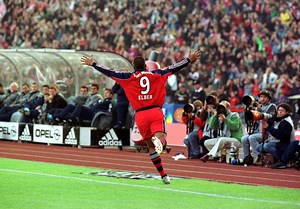 #Elber und der Olympiapark München – das werden immer besondere Erinnerungen bleiben. 😍 Seid beim #Legendenderby dabei und erlebt unsere Legenden noch einmal in unserer alten Spielstätte. 🏟️ 🎫: https://fc.bayern/LEGENDENDERBY_Tickets #MiaSanMia #FCBayern | FC Bayern München