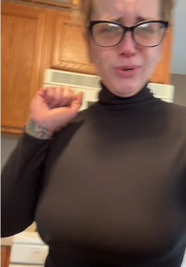 That 3 second timer hit 1 and I was physically repulsed😂 #fypシ #ootd #arttok #funny #memes