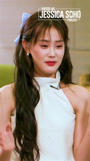 ZHANG YINGFEI, SINUBUKANG BANGGITIN ANG ILANG SALITANG FILIPINO! Magtagumpay kaya ang Chinese actress ng ‘The Genius Heiress’ na bigkasin ang ilang mga salitang Filipino? Panoorin ang video. Mapapanood ang buong panayam sa Kapuso Mo, Jessica Soho Podcast. Panoorin dito: https://youtu.be/1DMOqWvgEyo Mapapakinggan din sa Spotify at Apple Podcast: Spotify: https://tinyurl.com/SpotifyKMJSPodcast Apple Podcast: https://tinyurl.com/KMJSPodcast #KMJS