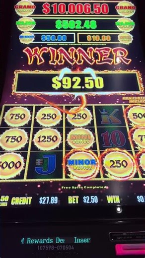 🎰 Classic Vegas Slot Machine — Lights, Sounds, and Luck!