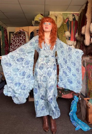 if the sleeves aren’t this big i don’t want them #70saesthetic #70sfashion #hippieclothes #hippiefashion #daisyjones