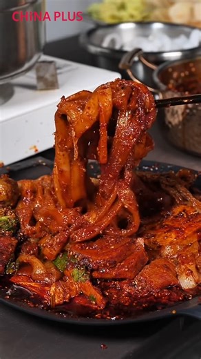 Meet Corentin Delcroix, a French chef who has a love for both Chinese and Western cuisine. Tianshui malatang is a type of spicy hot pot dish that is a specialty in northwest China and currently trending across the country. Here is how this French chef makes it. #Cultureshared #France #ChinaTravel #ChinaTour #BetterLife | China Plus Culture