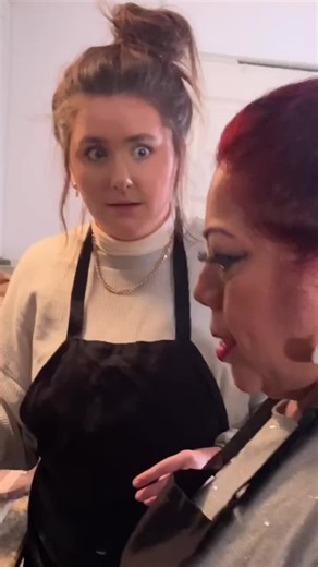 When your White girlfriend challenges your #Mexican mom at making tortillas...😳😳 @annaclairejaski @cookingwithcleo #fyp #foryoupage #foryou