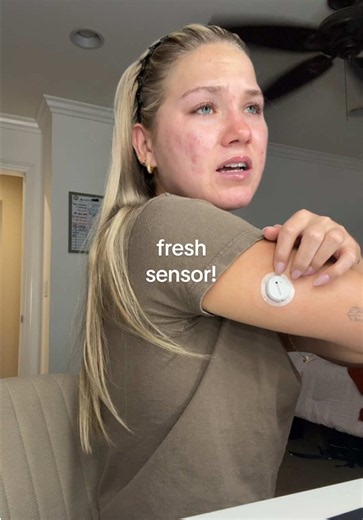 fresh sensor! hopefully this one lasts😮‍💨💙 #t1d #diabetes #sitechange #dexcom