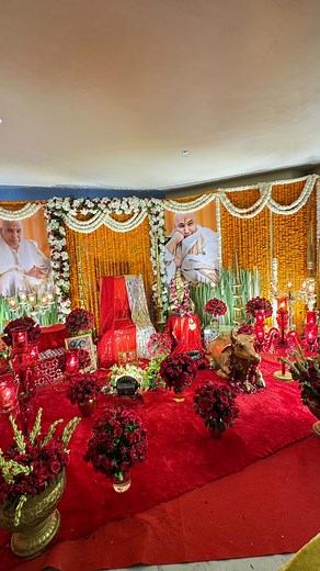 EVENTS BY NIKHIL - JAI GURU JI on Instagram: "Guruji’s Darbar was crafted in divine hues of red, orange & gold, with every flower and diya placed as an offering of love. The presence of Nandi Ji, Ganpati Bappa, and Guruji’s sacred gaddi completed the aura of shukrana. A space not just decorated, but deeply felt Every corner whispered “Shukrana Guruji.” Decor by @event_by_nikhil Organizer @ishadipin #jaiguruji #gurgaon #greaternoida #divine #gurujikisangat #blessed #gurujikisangat #omnamahshivaya
