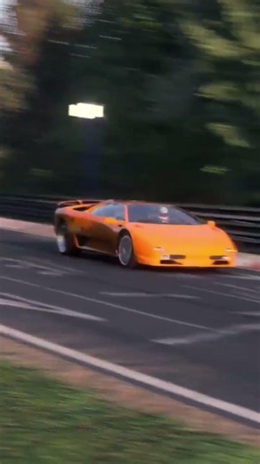 1997 Lamborghini Diablo SV Out For A Drive @autosim7