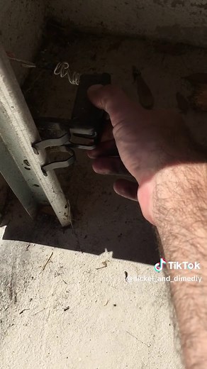 Craftsman Garage Door Opener DIY Fix! #garagedooropenerrepair #garagedoorrepair #craftsman #craftsmantools #craftsmangaragedooropener #garage #diyfixes