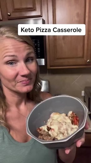 Keto Pizza Casserole - who loves a super easy keto recipe! Come join my keto group for more: The Keto Connection: Low Carb, Dirty Keto, Lazy Keto #easyketo #easyketorecipes #ketorecipe #ketorecipes #simpleketorecipes #simpleketo #ketocoach #ketoforbeginners #ketosupport | The Balanced Life
