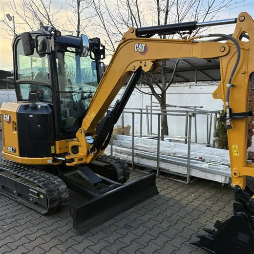 𝟭–𝟵 𝙢𝙖𝙧𝙩𝙞𝙚: 𝙏̦𝙞-𝙖𝙞 𝙖𝙡𝙚𝙨 𝙗𝙖𝙗𝙖?😏 Noi am asociat-o cu utilajele de pe șantier: 🟡1 martie – Excavator; 🟡2 martie – Buldozer; 🟡3 martie – Încărcător frontal; 🟡4 martie – Autogreder; 🟡5 martie – Miniexcavator; 🟡6 martie – Compactor; 🟡7 martie – Finisor asfalt; 🟡8 martie – Buldoexcavator; 🟡9 martie – Camion articulat. Tu ce zi ai ales?👇 𝘿𝙧𝙖𝙜𝙞 𝙛𝙖𝙣𝙞 𝘾𝙖𝙩®, 𝙨𝙘𝙧𝙞𝙚𝙩̦𝙞-𝙣𝙚 𝙞̂𝙣 𝙘𝙤𝙢𝙚𝙣𝙩𝙖𝙧𝙞𝙞 𝙘𝙚 𝙪𝙩𝙞𝙡𝙖𝙟 𝙫𝙖̆ 𝙧𝙚𝙥𝙧𝙚𝙯𝙞𝙣𝙩𝙖̆! | Bergerat Mo