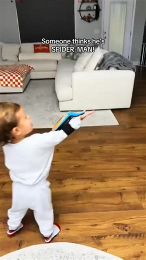 Stop pretending! 🕷️Discover our viral String Launching Webshooter – the ultimate toy that brings superhero fantasy to life with real, retractable strings! ✅Real Web-Shooting Action: World's first string-launching web shooter! Watch the glowing loop of string shoot out, fly, and retract for non-stop action. 🔋USB-C Rechargeable: Equipped with a built-in battery and USB-C charging. Stay powered up for endless web-shooting adventures and cosplay fun! 🌌5 Unique Strings Included: Comes with colorfu