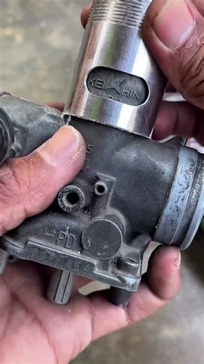 Carburetor cleaning and adjustment in progress!! #viralchallenge