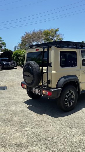 @Front Runner au Rack Ladder install today for this Jimny! Completely changes the look and feel of these little beasts! Get a quote for yours today, we have availability to install before Christmas! 📍115 Maud Street, Maroochydore 📞 5408 4352 🔧 We Install ——————————————————————————————— #adventureconcepts #nextweekendstartsnow #frontrunner #jimny #suzuki #roofrack #4wd #camping #sunshinecoast #maroochydore