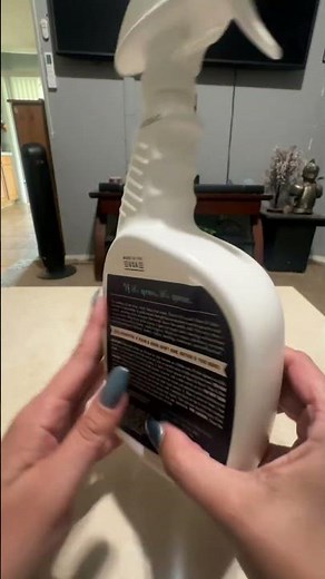 Rocco & Roxie Stain & Odor Eliminator Review | Enzymatic Pet Cleaner for Cats & Dogs