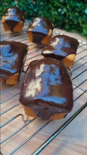 Chocolate Glaze for Covering Cakes and Puddings - Easy Recipe