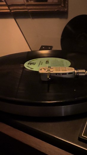 The Vinyl Lounge MTL on TikTok