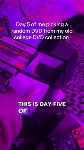 Day 5 of me picking a random DVD from my old college DVD collection. Today’s pick was Meet the Parents. A classic with Ben Stiller. #dvd #millennial #2000sthrowback #2000snostalgia #oldmovies