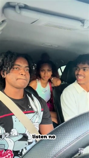 Royal Castle’s new Soesdyke location is officially OPEN! The space is ready, the staff are prepared, and your favorite meals are waiting. Come through and place your order. #royalcastle #flavourtothebone