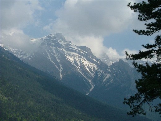 Was Olympus a Mountain or a Divine Realm in Ancient Greek Belief? - GreekReporter.com