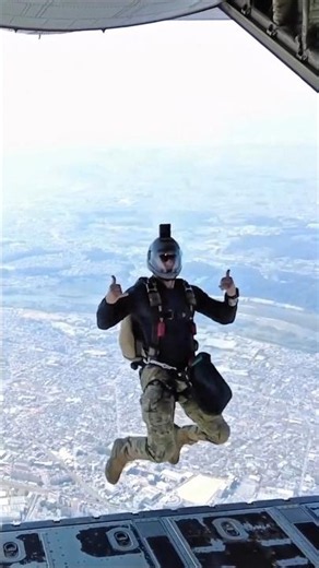 US Paratroopers’ INSANE Freefall from C-130J in Japan! 🔥🇺🇸 Epic 2026 Demo #militaryaviation #shorts
