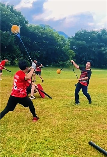新感覚スポーツ Jugger！ 相手を倒して、仲間と共にゴールを決めろ！🔥 武器を選び、戦略を駆使して勝利を掴む、超白熱のチームバトル！ この興奮、見逃すな！👊✨ 次にフィールドに立つのは、君かもしれない！ #Jugger #ジャガー#ジャガースポーツ #新スポーツ #チームバトル #熱狂 #武器