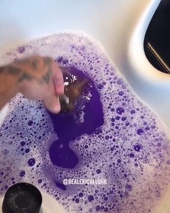 Did you know that our Matrix #SoSilver range can be used on hair extensions as well as natural hair to keep blonde looking fresh and bright before placement 💿 #Matrix (IG): realericvaughn | Matrix Professional Haircare & Color