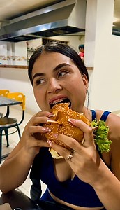 Marly me dijo no más comida chatarra y no van a creer con lo que terminó pecando🤤 (El mejor comentario le regalo una promo♥️) 📍cra. 6 #43 26, Floridablanca Domicilio al 3219517594 | El_MANIAKO