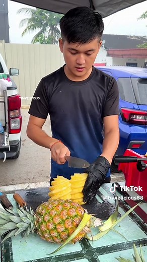 Easiest Pineapple Peeling Technique