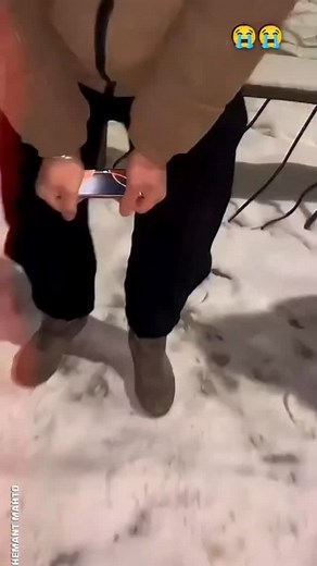 4.1K views · 1.2K reactions | Mobile Phone Top Corner Green Dot Explained  . . . . . . . #greendot #tips #PhoneHacks #PhoneTricks #TechUpdates #TechTips #reelvideo #reelsinstagram #fblifestyle #foryoupageシ #foryou #fbpost #fbpost2025シ #thetechnicalawais | Awais Khan | Facebook