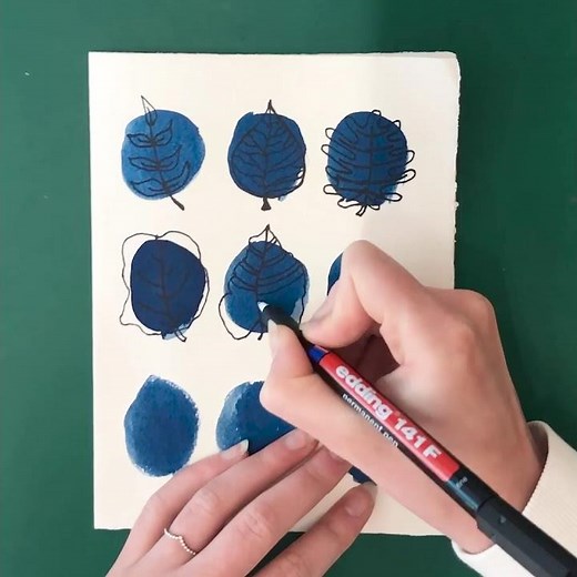 How to make cyanotype with plants, drawings, stencils and more. Make your own sun prints / sunprints