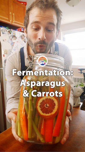 Fermented Asparagus & Carrots 😮‍💨🙌⬇️ This ferment turned out great! Asparagus & Carrots is an interesting combination and worked out really well. Ginger & Blood Orange also added a lot of bright and tasty flavor to the mix. Full recipe available in my ‘Spring Quarterly Magazine’ which is free on my substack account (link is in the bio) Music: @jinsangbeats 🔪: @blenheimforge Jar: @bormioliroccous Fido label Cutting board: @theboardsmith #fermentation #fermented #lactofermented #asmrcooking #j
