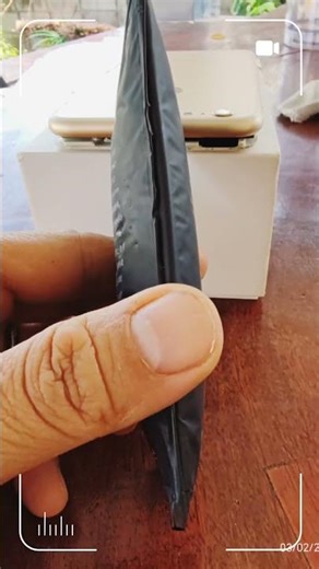 Have You Seen a Mobile Phone Battery This Fat?! ⚠️ | 手机电池膨胀惊人！