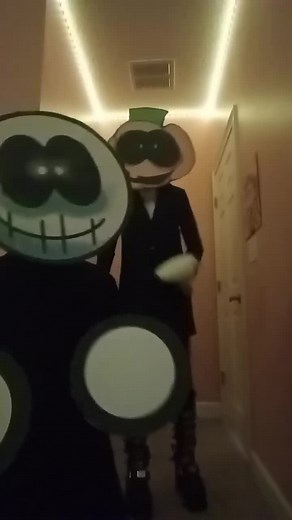 Who are they talking about? #fridaynightfunkin #skidandpump #srpelo #fridaynightfunkincosplay #skid #spookymonth #fyp #pump