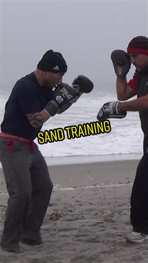 A look behind the scenes of a special sand training with Mundo Boxing’s Champions! 🏆🥊 One of 22 strength & conditioning videos included in TRAIN TO WIN, the 8-Week Online Training Camp designed by Dr. Pedro Díaz 🎓🥊 Available in English and Spanish 🇺🇸 🇪🇸 #Boxing #Boxeo #TrainingCamp #PedroDiaz #TheSweetScience #BoxingTechnique #Masterclass #BoxingUniversity #MiguelCotto #Throwback #BeachTraining #SandWorkout #Rigondeaux