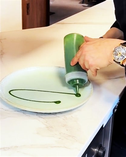 Masterful precision in every detail 🍽️ 👌 😌 | UNILAD