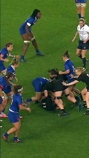 Insane teamwork by Ruby Tui and Renee Holmes! Awesome soccer skills ⚽️