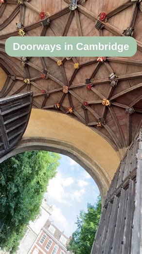 Just some of the many beautiful doorways in Cambridge 🚪 #cambridge #cambridgewanders #cambridgeuniversity #architecture #door