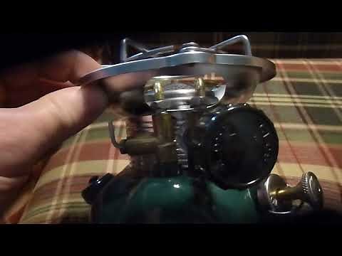 Coleman 501 and 502 Stoves Compared Side By Side.
