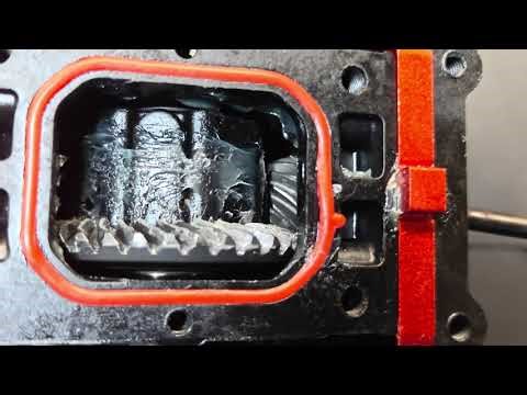 Kraton 8S EXB Input Spiral Gear Movement