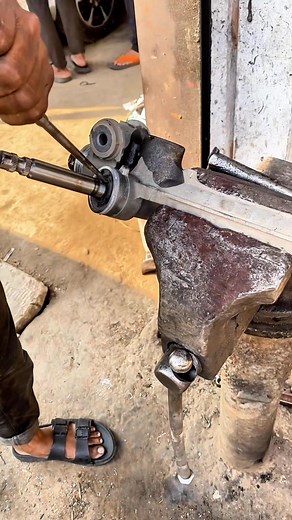 388K views · 1.8K reactions | How to dismantle steering rack ! #mechanicfixa #fblifestyle | Mechanic Fixa | Facebook