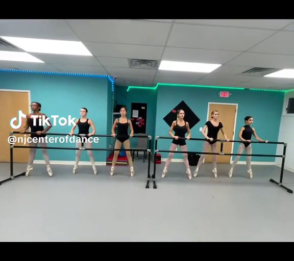 Pointe class x Chicago…. Why not 😜